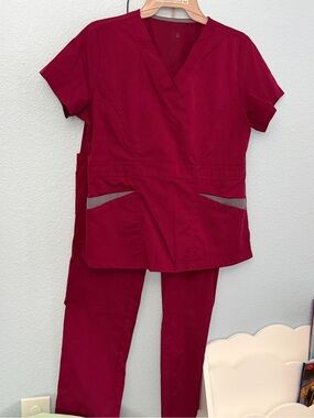 Dagacci BURGUNDY scrub top and pants set